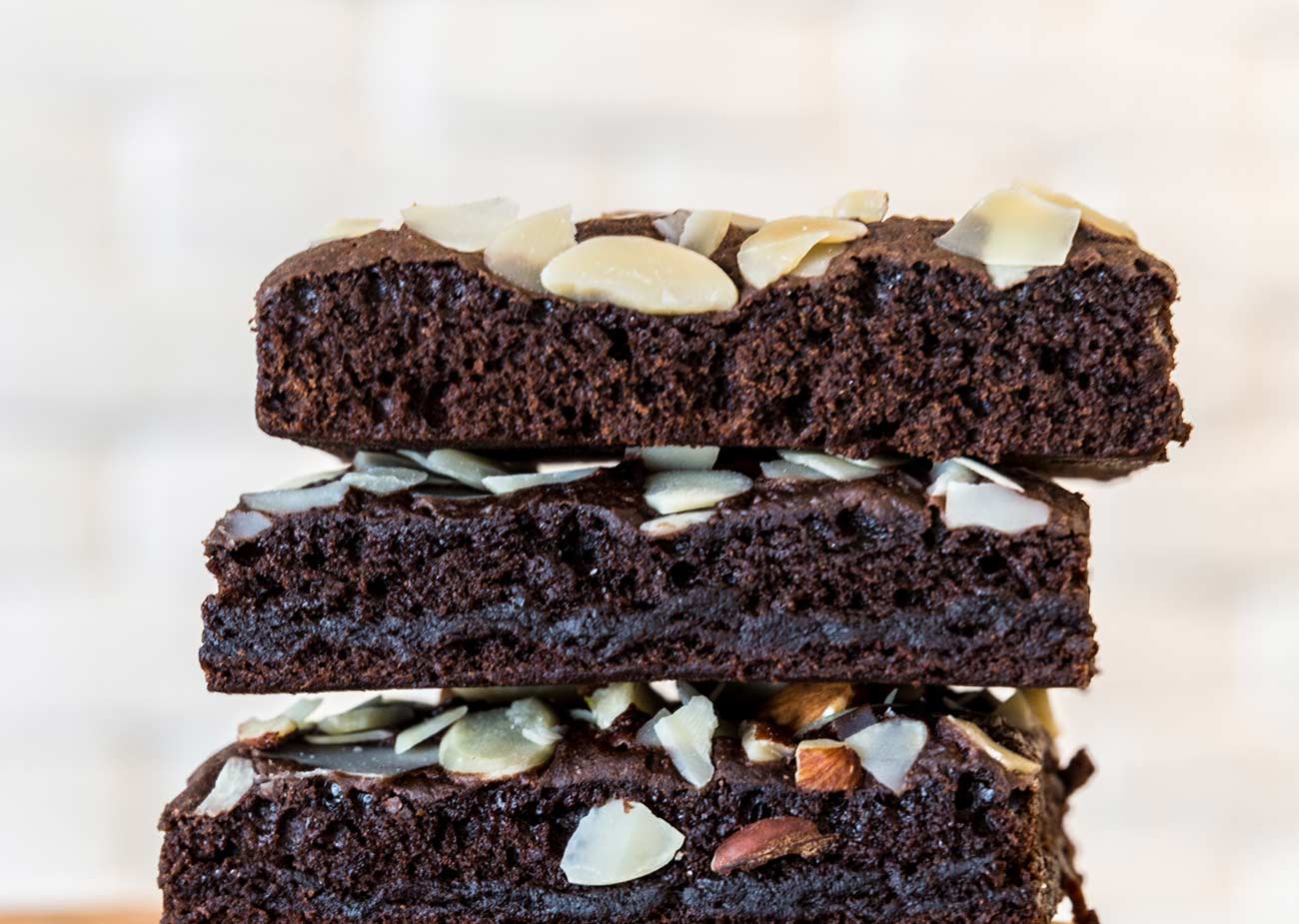 Brownies with walnuts