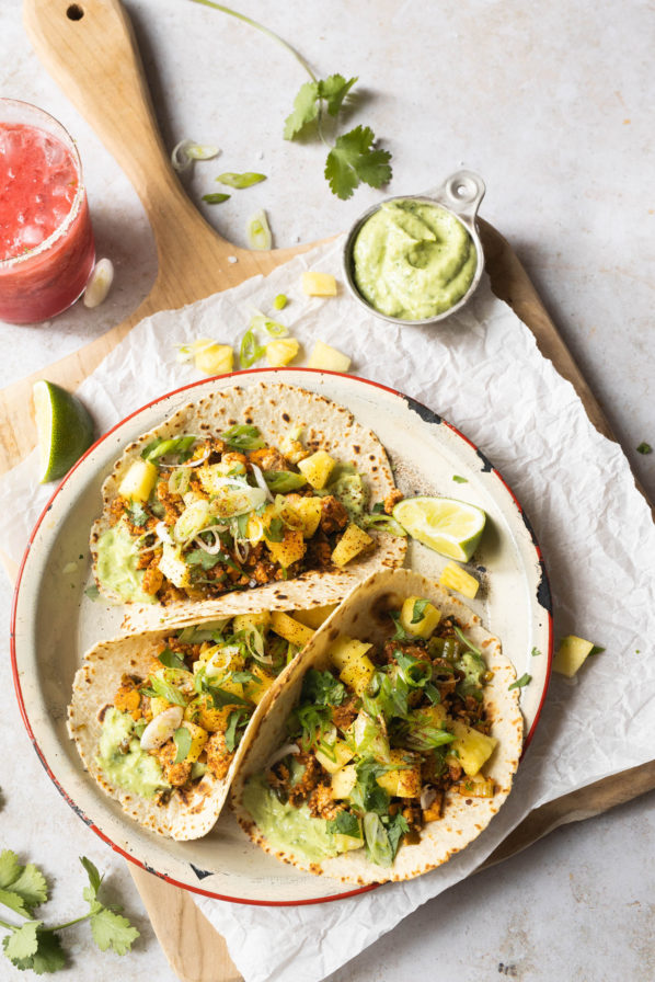 Tacos-de-tofu-a-lananas-sauce-coco-avoca